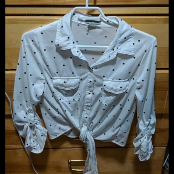 Polka dot tie front crop - Picture 1 of 1